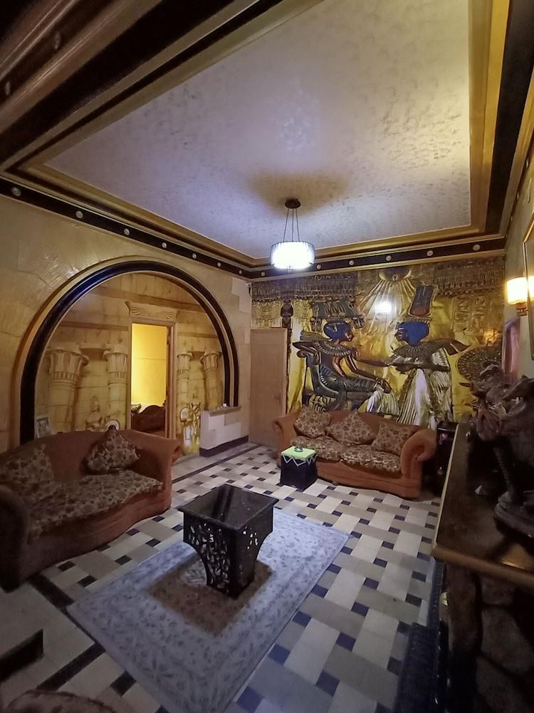 Hotel Isis