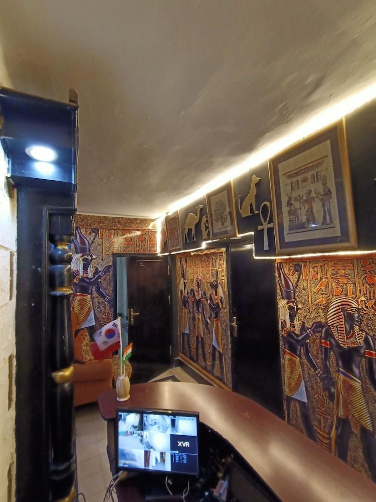 Hotel Isis
